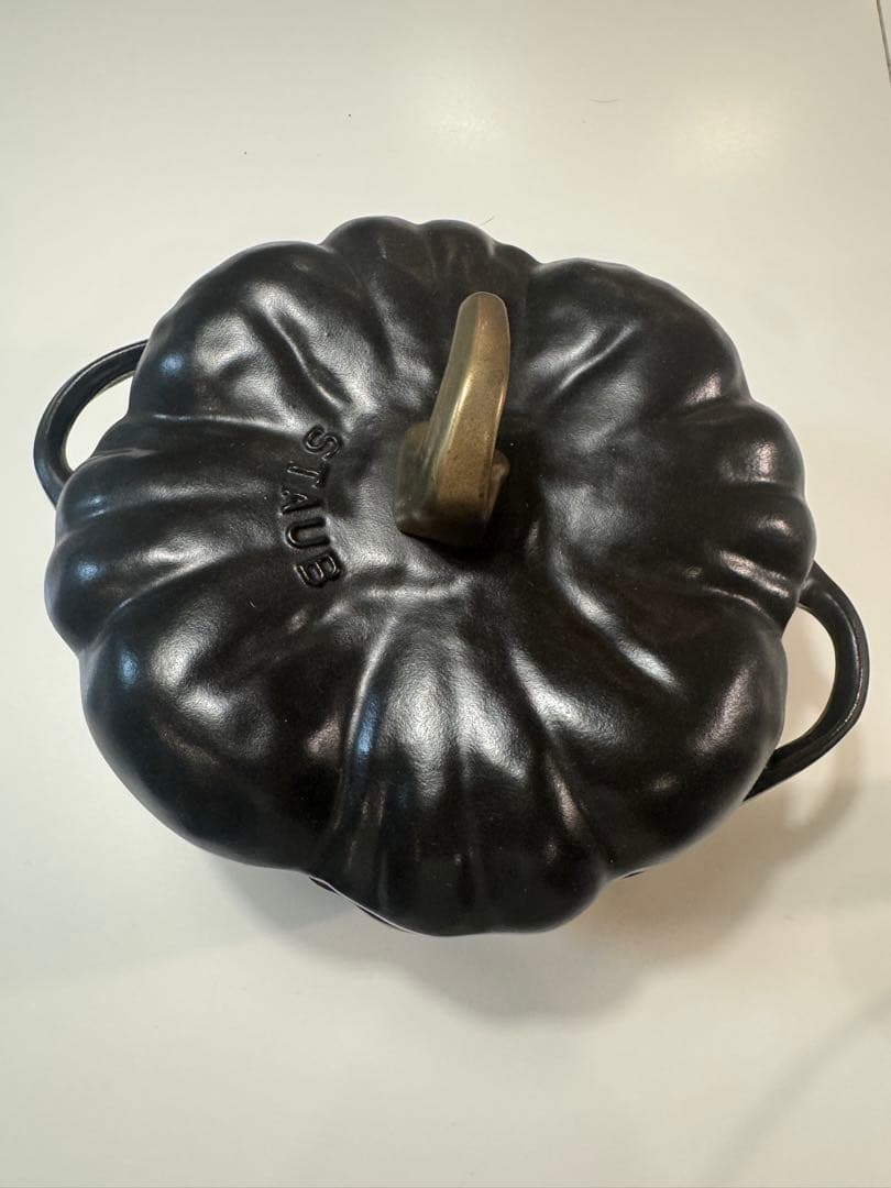 STAUB かぼちゃ型 鋳鉄鍋 黒