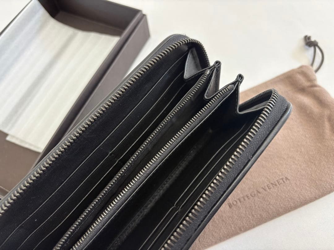 未使用Bottega Veneta ブラック、メタルグレー　レザー長財布