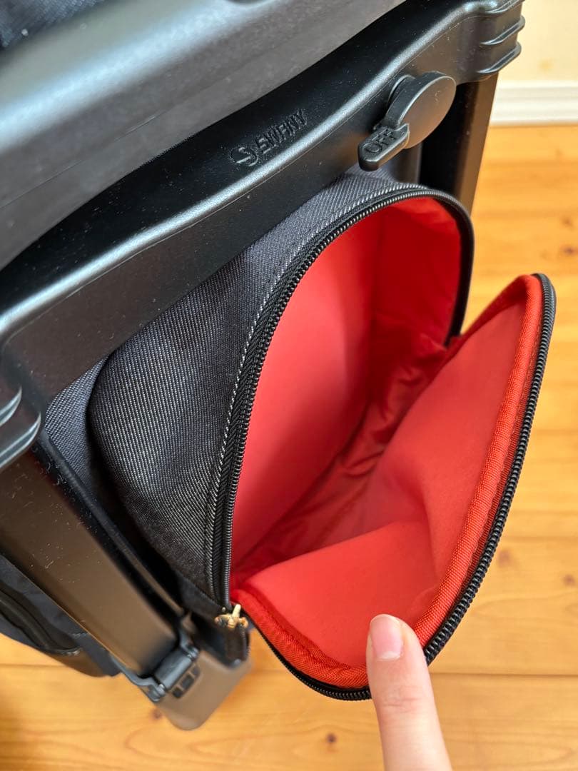 美品　SWANY スワニー　キャリーバッグ　4輪キャスター