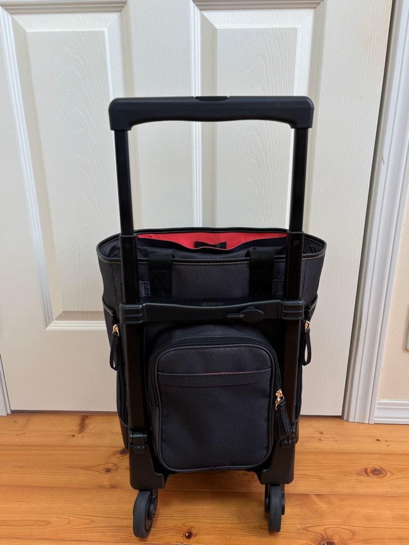 美品　SWANY スワニー　キャリーバッグ　4輪キャスター