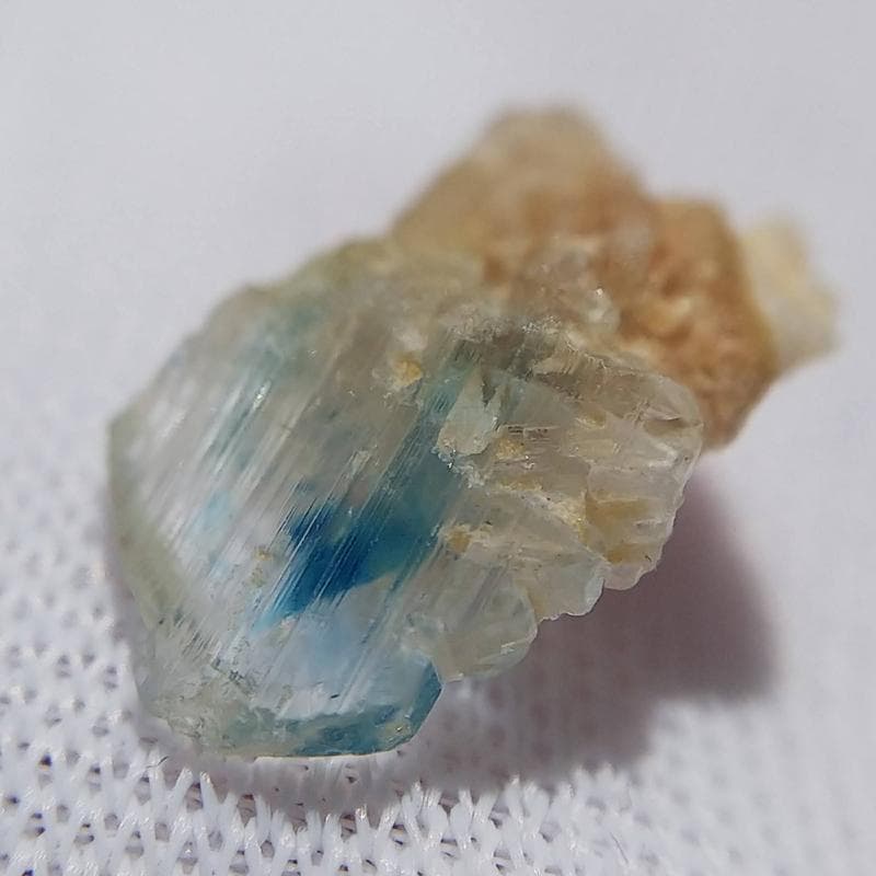 469 ユークレース ちょっとクラスター 結晶 原石 母岩付き