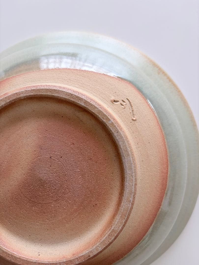 余宮隆さんの淡いグリーンの大皿