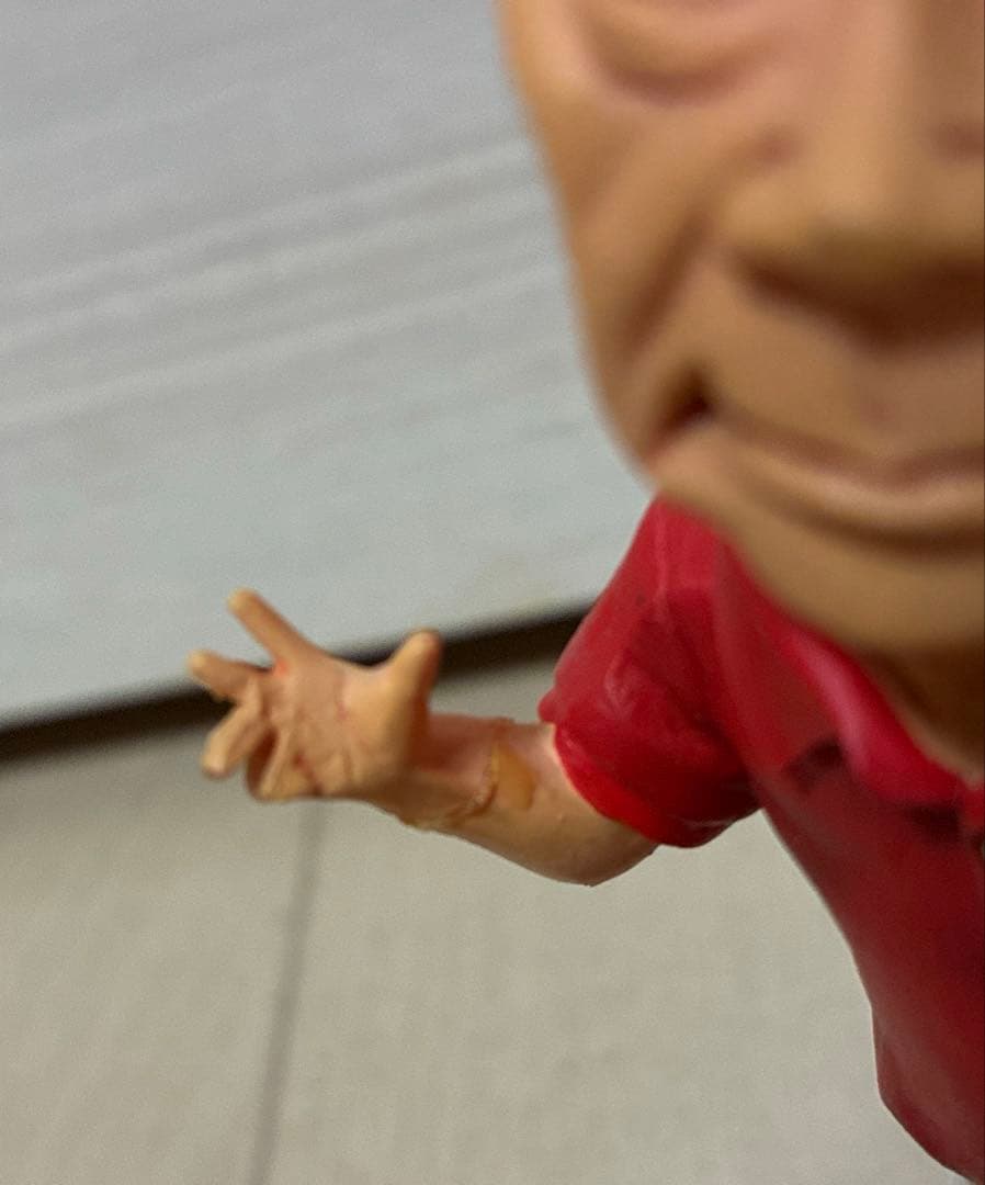 海洋堂 岡本太郎像 ポリストーン塗装済み 完成品 フィギュア 中古 【訳あり】