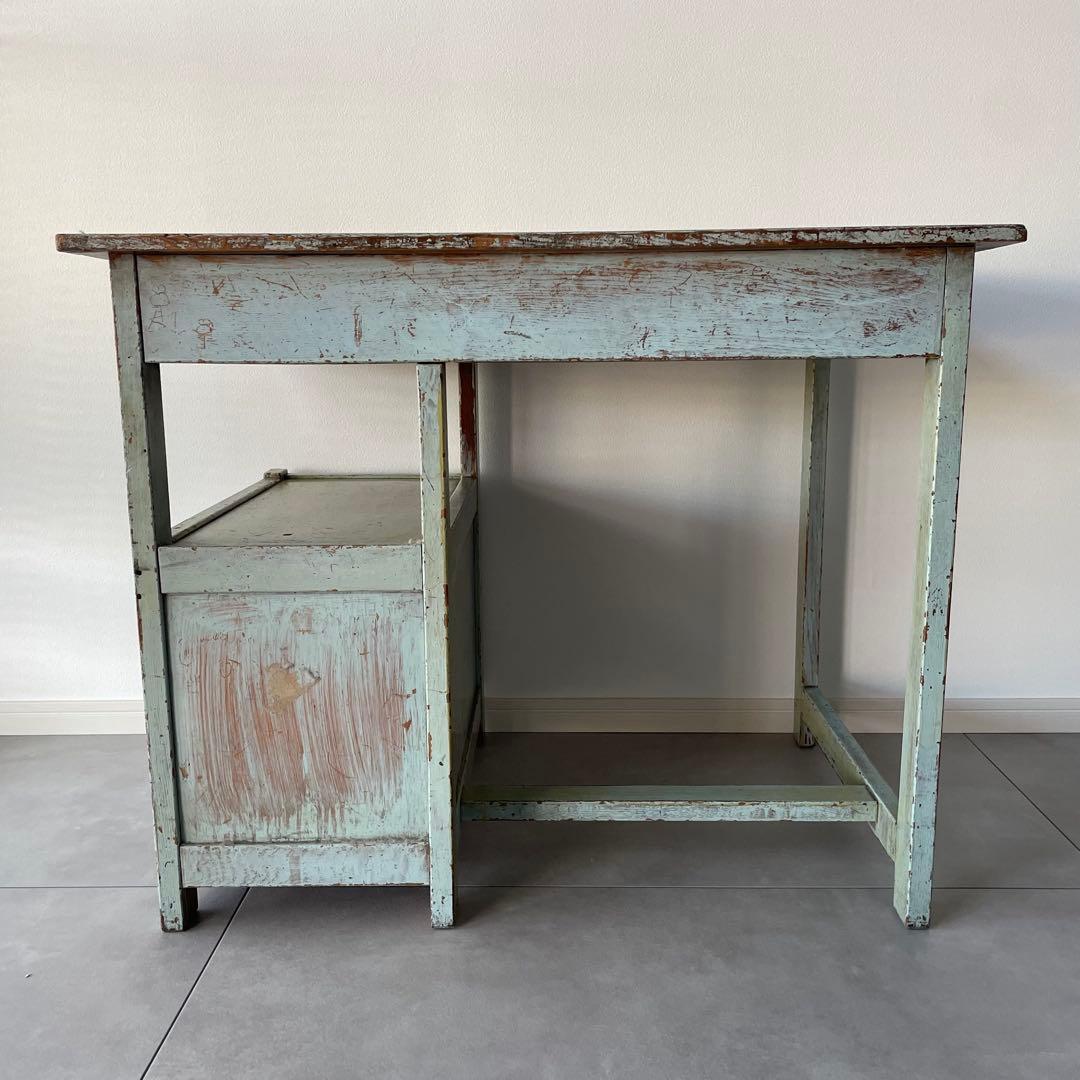 レトロなデスク　机　シャビー　昭和