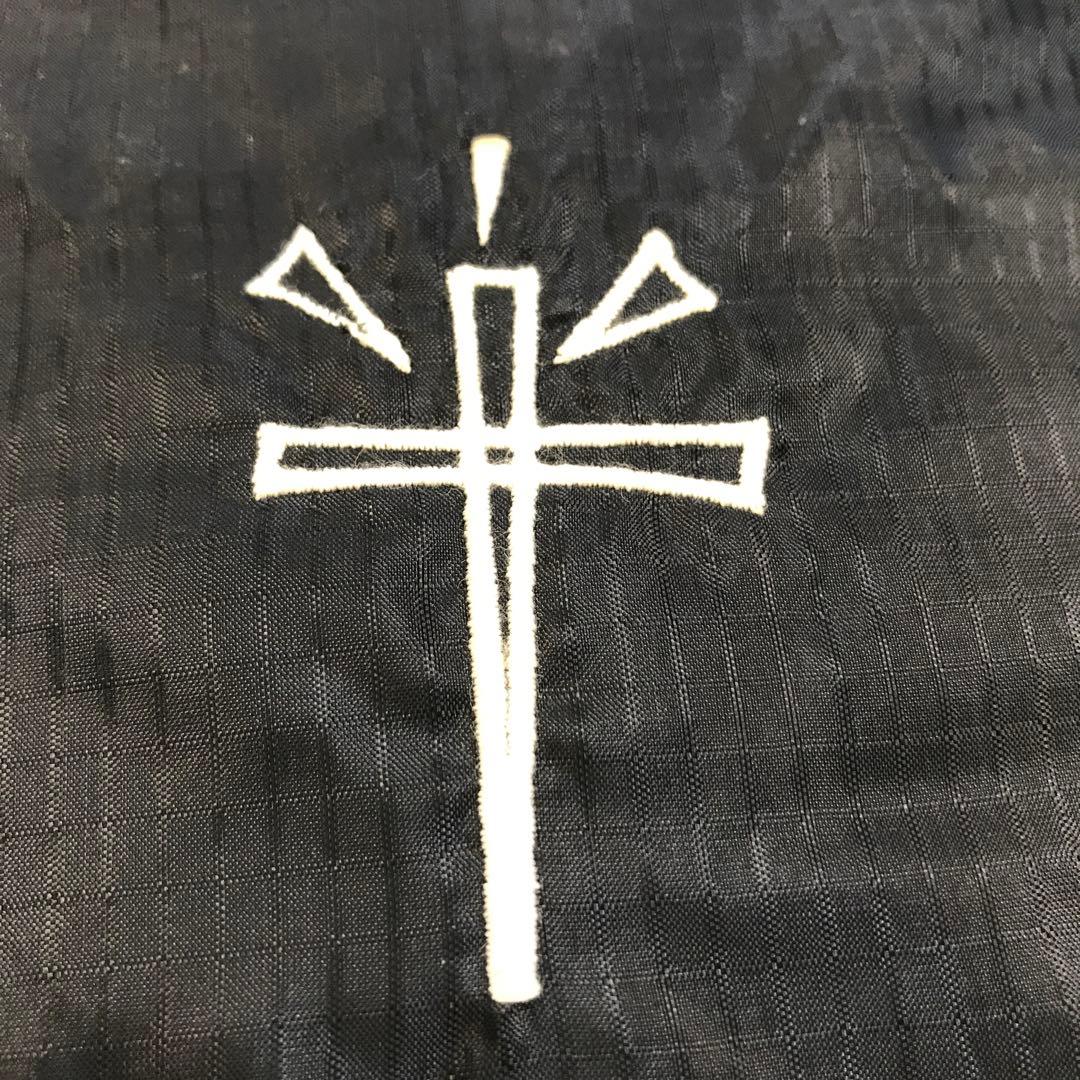 ブランド古着！FACETASM ダウンマフラー 十字架 刺繍 デザイン ブラック