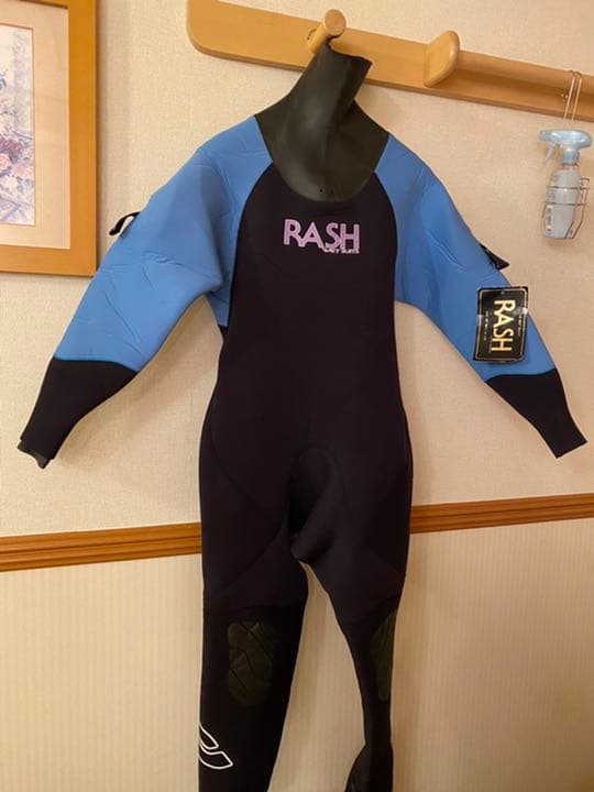 ウェットスーツ新品再値下げ。ドライスーツ大幅値下げ中