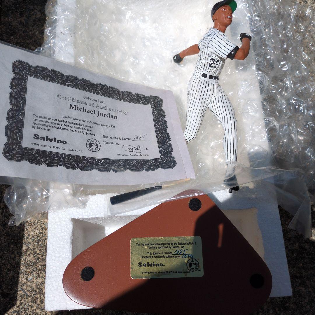 貴重　サルビノ　Michael Jordan 限定フィギュア　ナンバリングあり