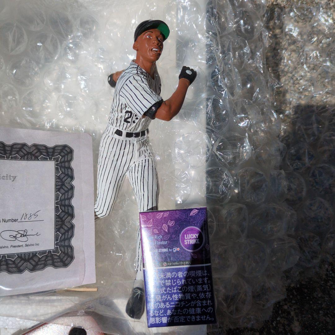 貴重　サルビノ　Michael Jordan 限定フィギュア　ナンバリングあり