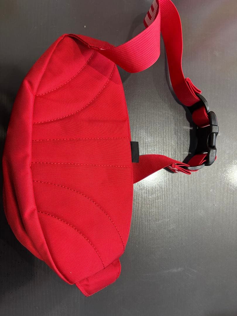 Supreme ボディバッグ 赤