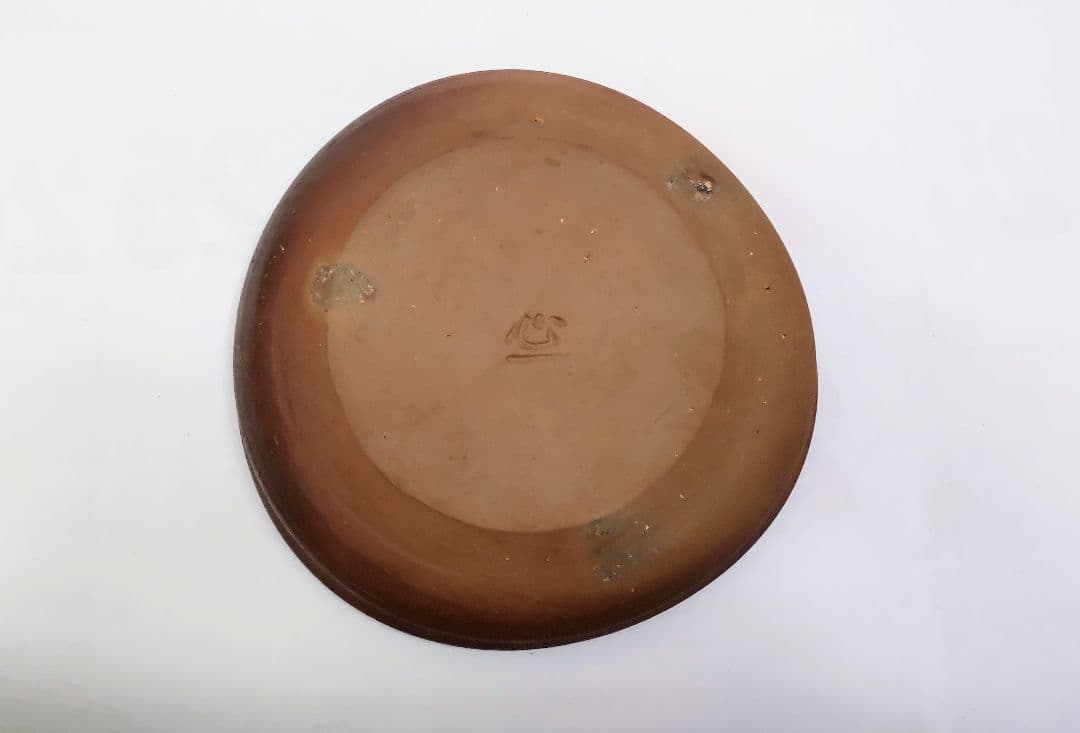 緑色波型皿と茶色平型皿セット