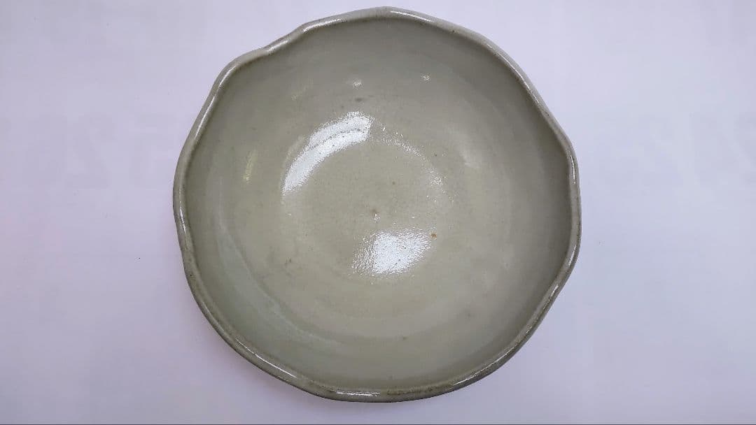 緑色波型皿と茶色平型皿セット