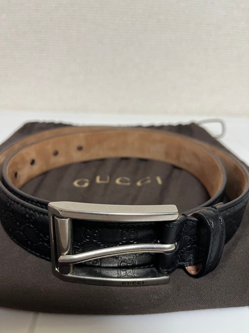 ハ*ー様 GUCCI ブラックレザーベルト 281798 8MJN