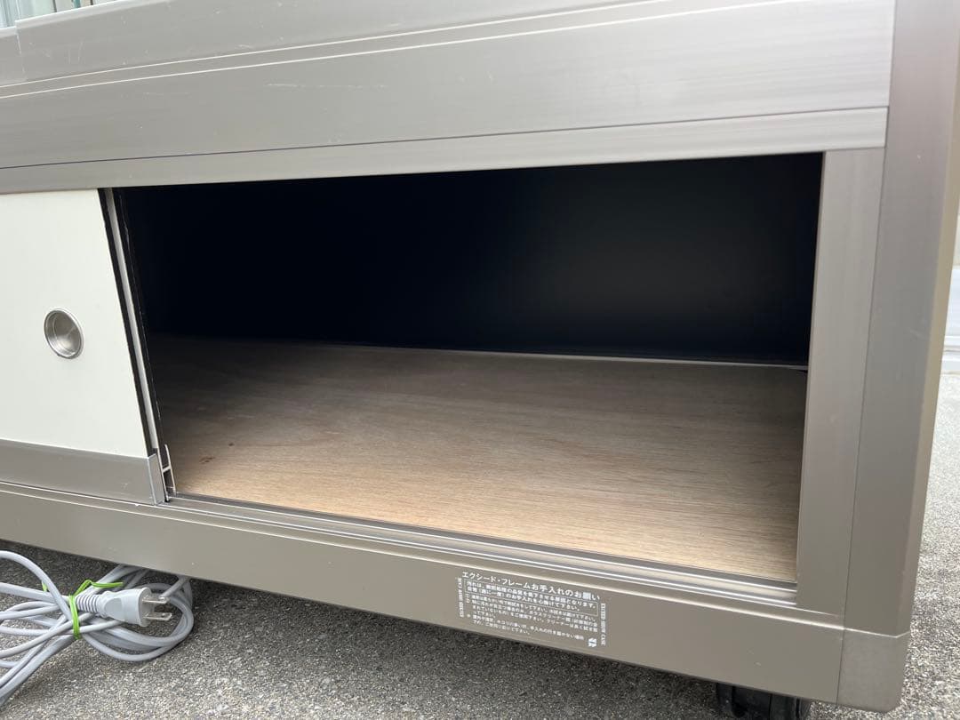 ◆引き取り限定◆エクシード　ガラスショーケース　24万　ストック付き　　照明付き