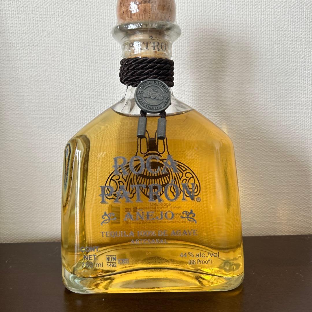 ROCA PATRON anejoテキーラ 750ml 44%
