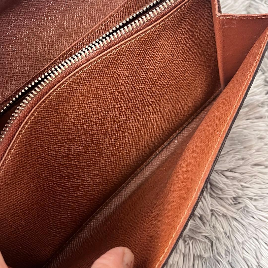 ルイヴィトン　ポルトフォイユサラ　長財布　モノグラムキャンバス