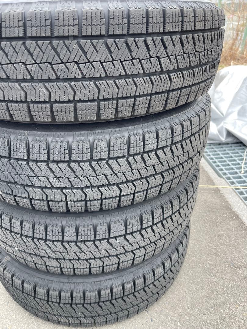 BRIDGESTONE スタッドレスタイヤ ２本
