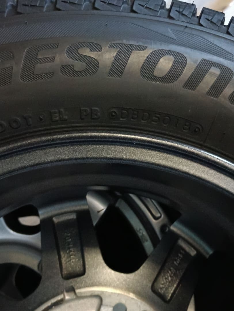 ジムニー用スタッドレス　ブリヂストン 175/80R16 アルミホイール付