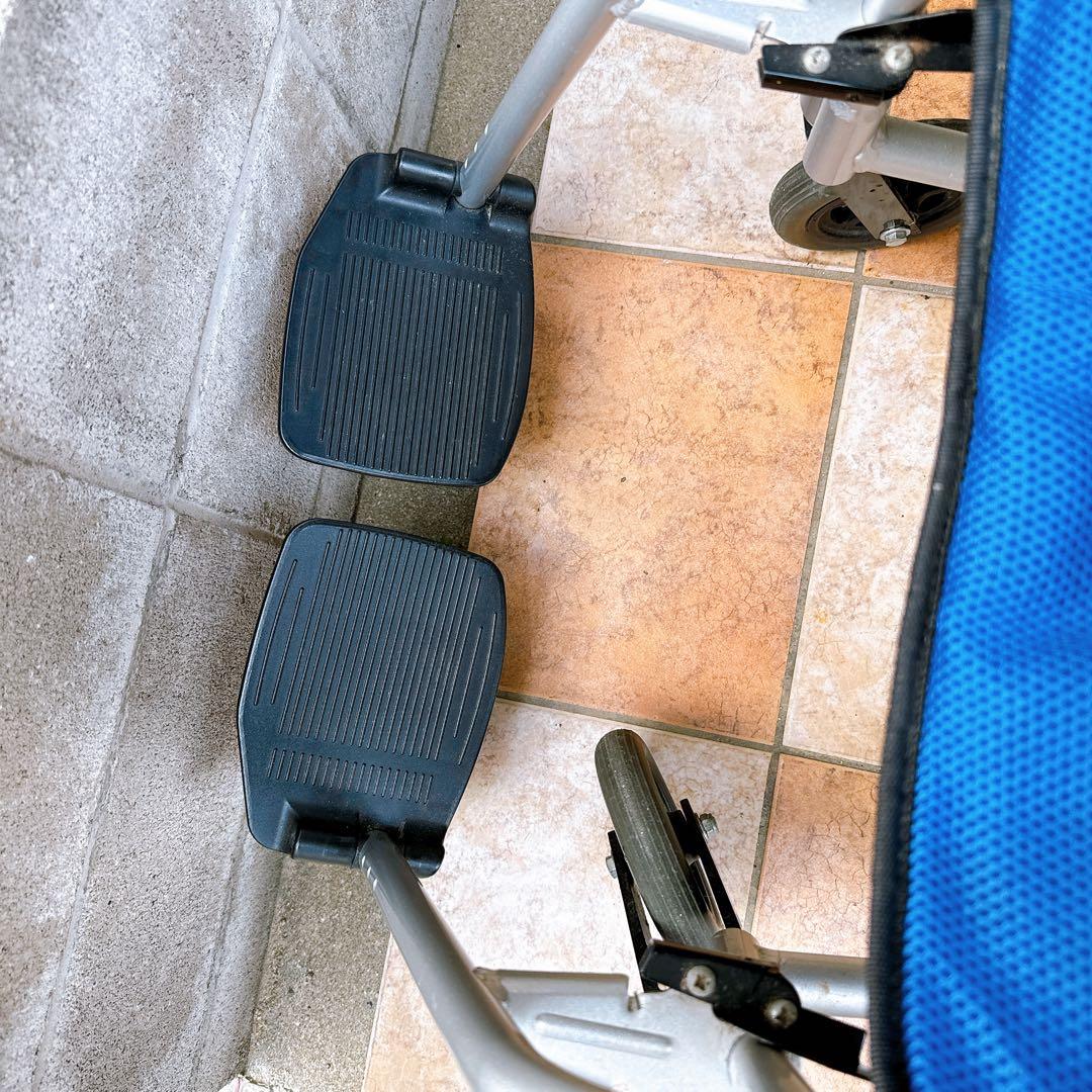 ケアテックジャパン　自走式車椅子　折りたたみ車椅子