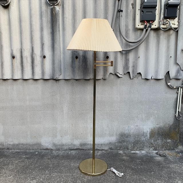 クラシック｜フロアランプ｜スウィングアーム｜ゴールドカラーベース｜照明｜②｜