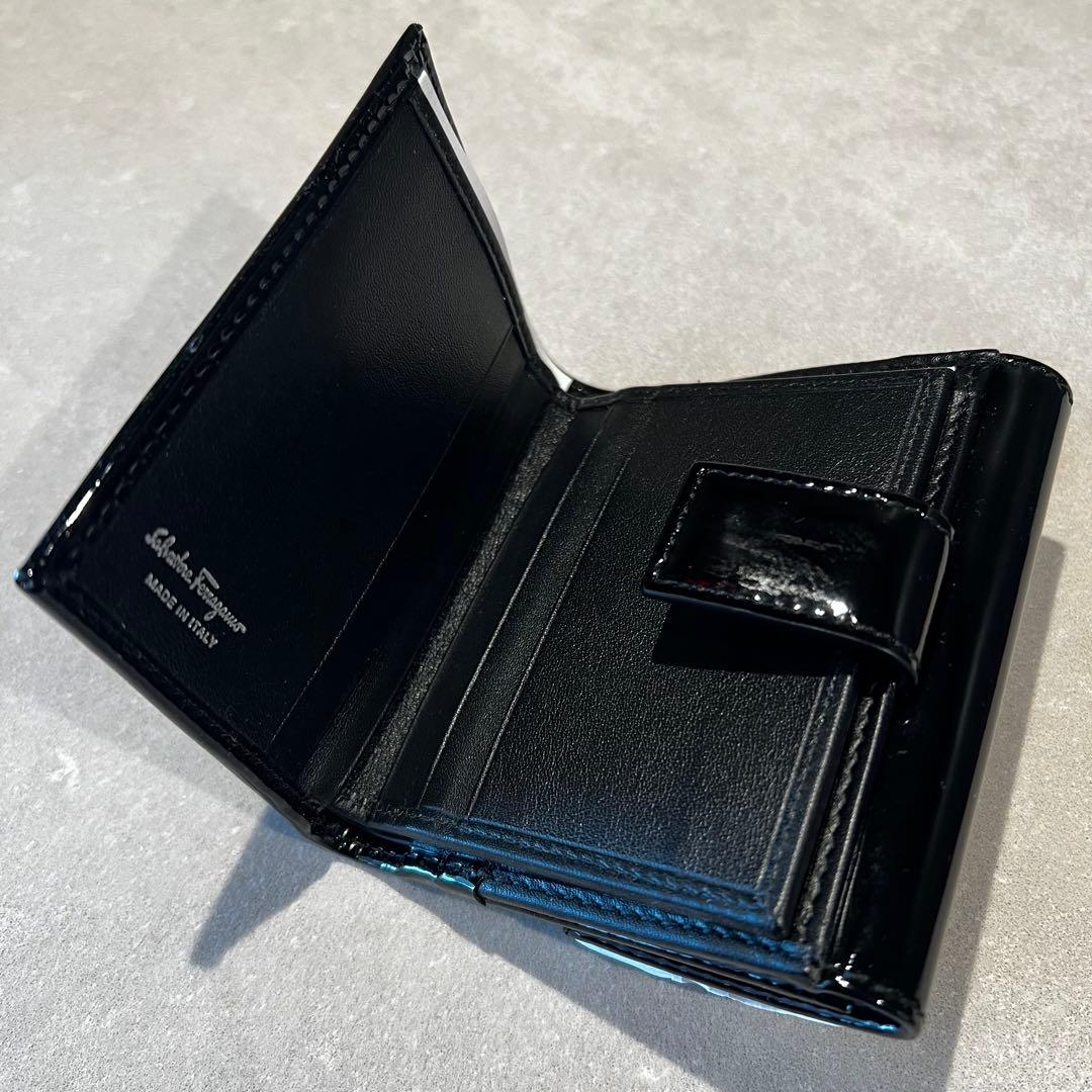 【Rico】フェラガモ エナメルリボン財布　二つ折り財布