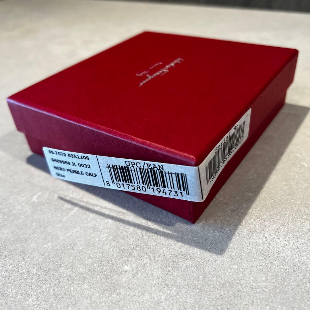 【Rico】フェラガモ エナメルリボン財布　二つ折り財布