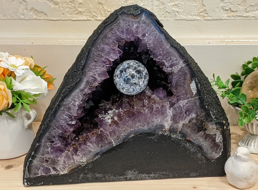 癒しの光…アメジストドーム　ブラジル産　どっしりパワフルパワーストーン