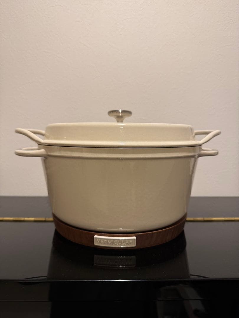 VERMICULAR オープンポット　ナチュラルベージュ22cm 専用鍋敷きつき