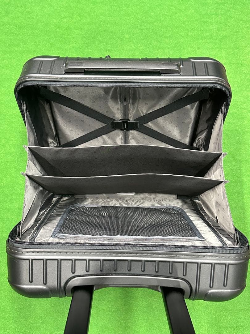 【RIMOWA】コンパクトスーツケース