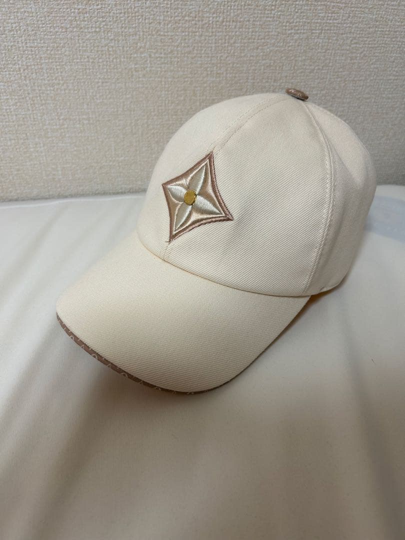 完売　限定1点　美品　ヴィトン キャップ レディース　ベージュ　アイボリー