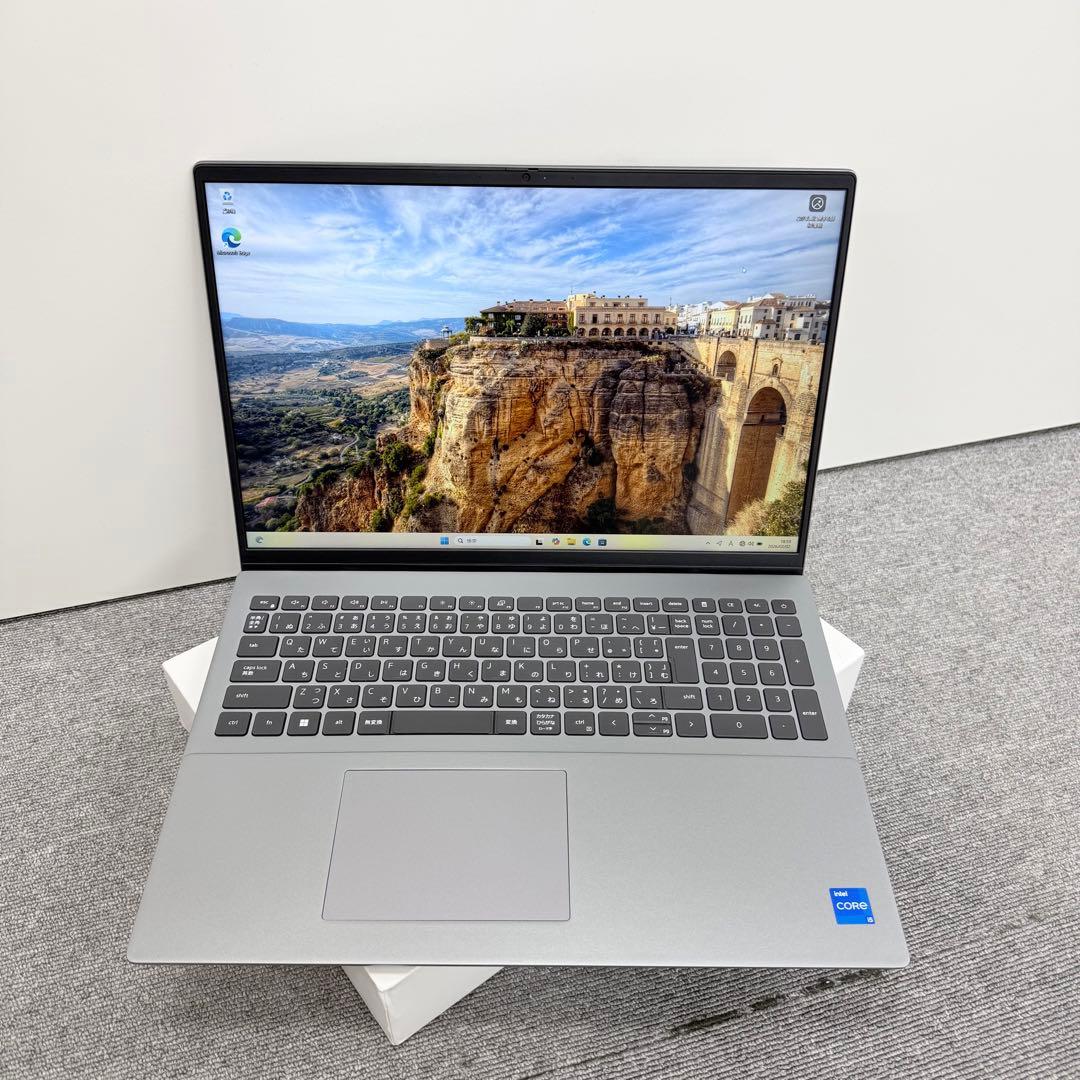 Dell Vostro 5620 第12世代 Intel Core i5
