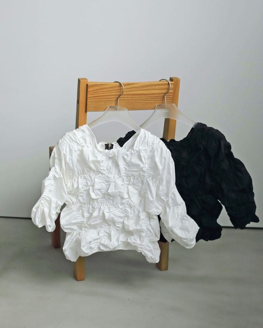 アンヌーク　anuke Typewriter Shirring Tops