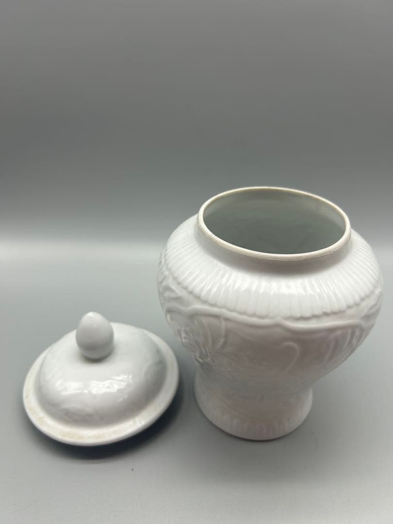 【骨董美品】白い陶器　蓋付き