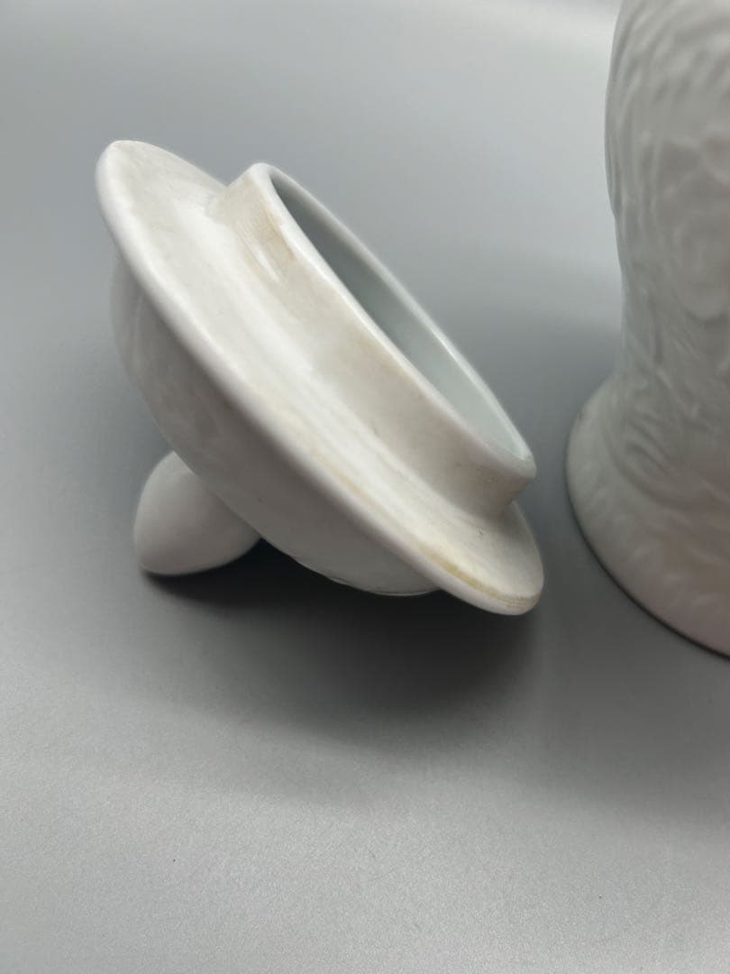 【骨董美品】白い陶器　蓋付き
