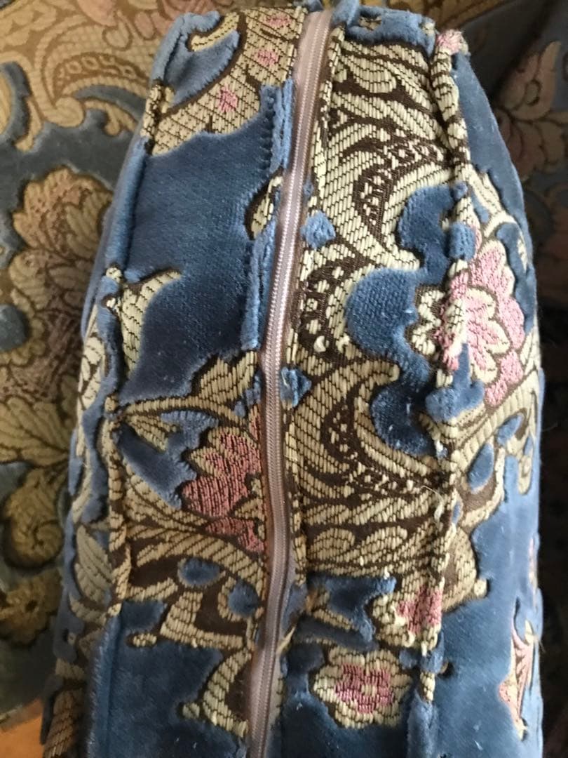 ソファ　ダマスク柄　高級　応接間　アンティーク　ビンテージ