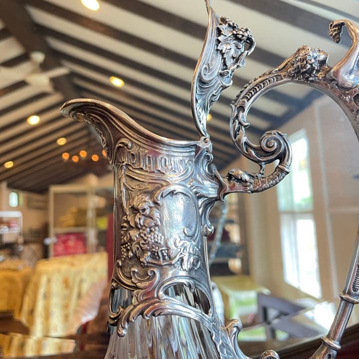 フランス 彫刻デキャンタ 厚みあるクリスタルに芸術的シルバー装飾 重1,214g