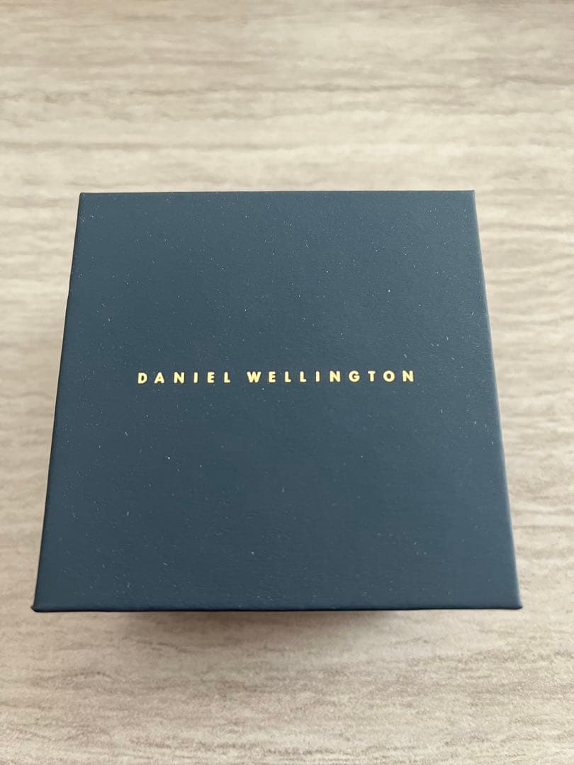 【人気完売商品】DANIEL WELLINGTON ゴールドリング