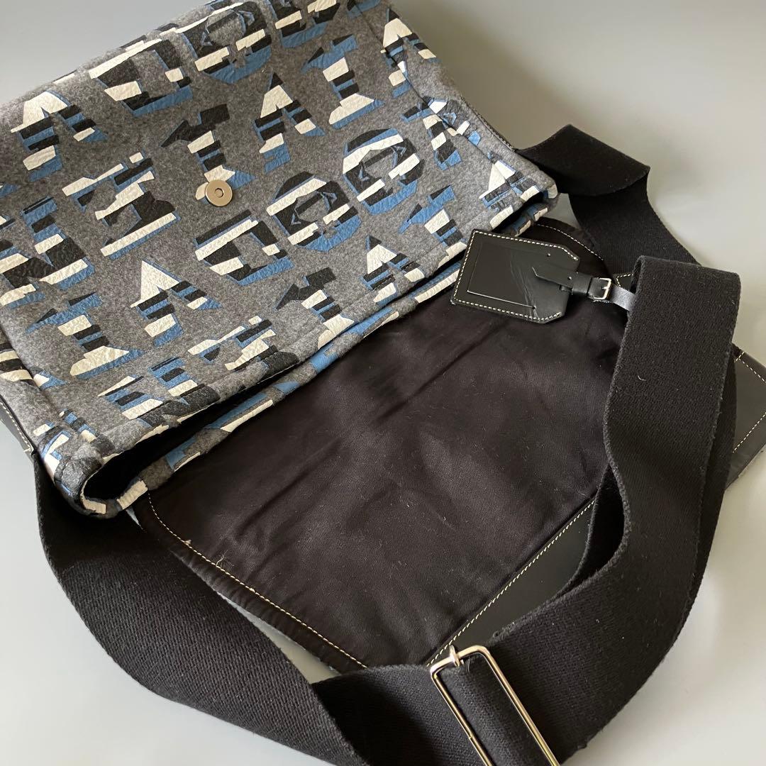 ヴィヴィアンウエストウッド フェルト メッセンジャーバッグ/ショルダー