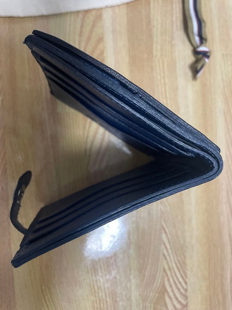 週末限定値下げ【美品】イルビゾンテ 二つ折り財布　ネイビー