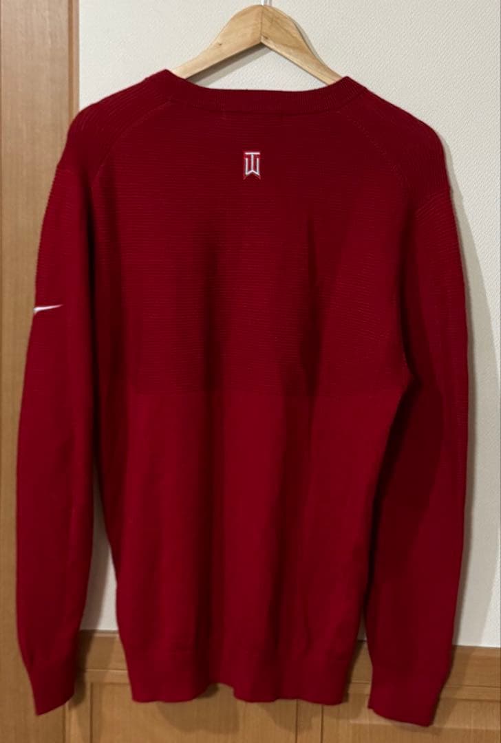 希少　美品　NIKEGOLF タイガーウッズコレクション　ニット　タイガーレッド