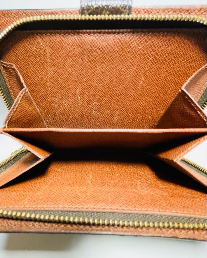LOUIS VUITTON ルイヴィトン　モノグラム二つ折り　財布