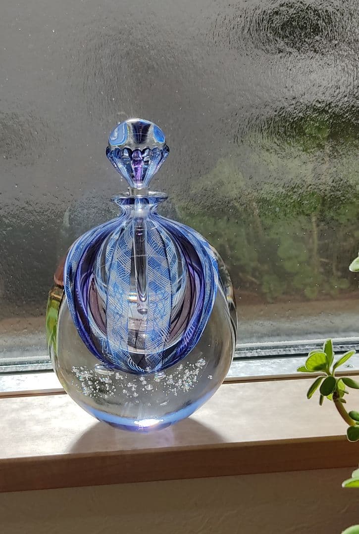 手吹きガラス　香水入れ　ガラス作家　吉本雅塵