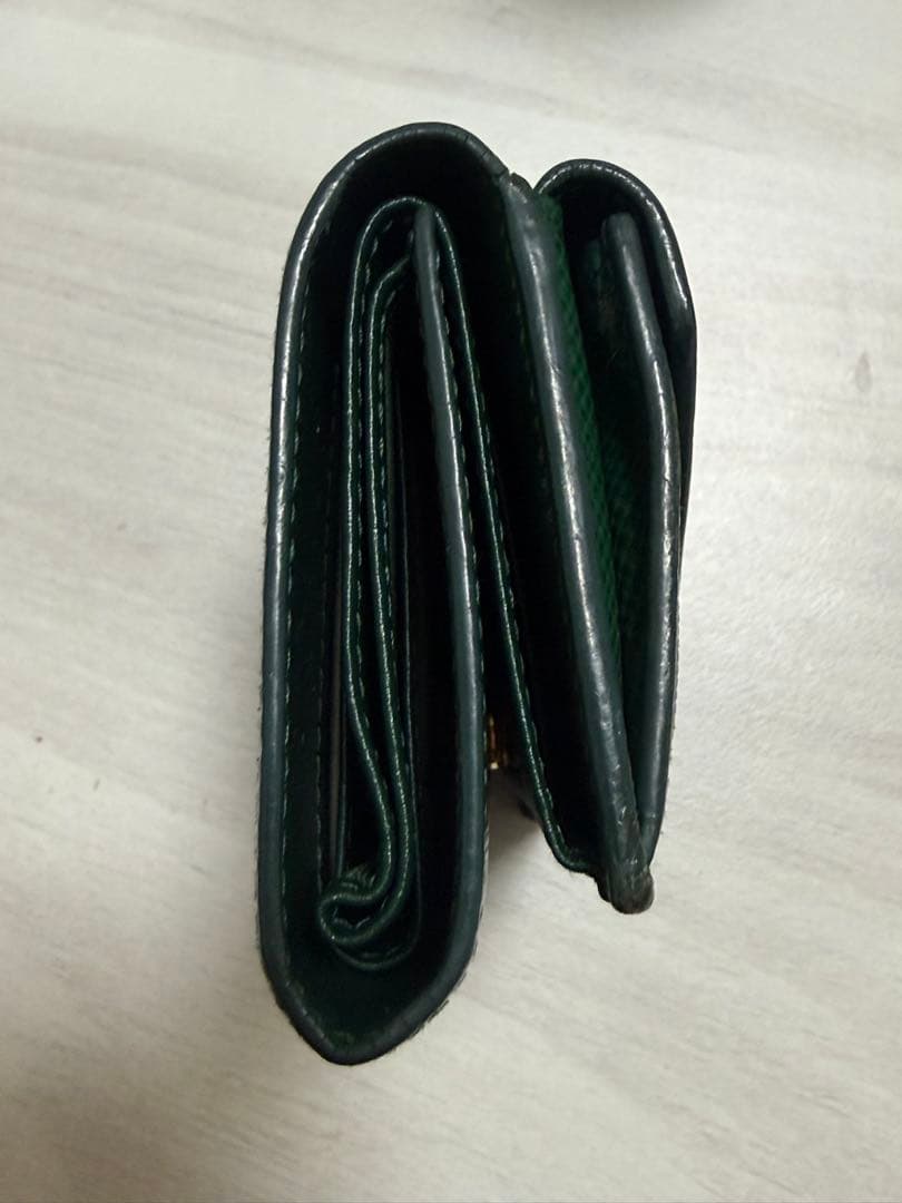 PRADA グリーン 三つ折り財布