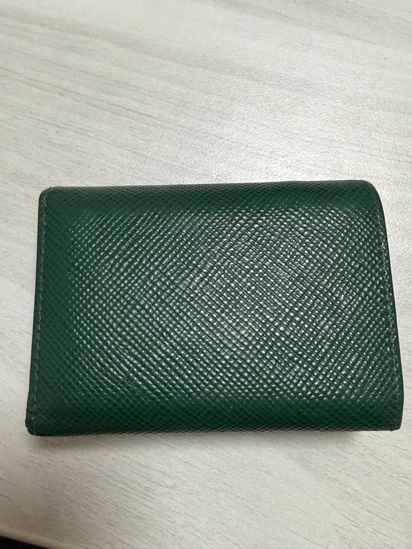 PRADA グリーン 三つ折り財布