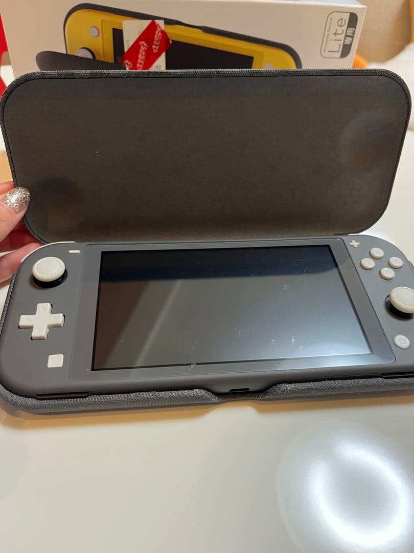 任天堂　switch Lite
