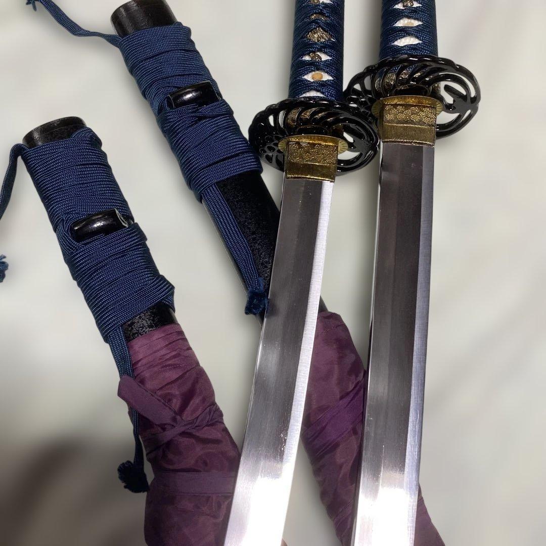 高級模造刀大小２本(刀袋付) 青柄 鶴羽透し丸鍔 黒梨地鞘