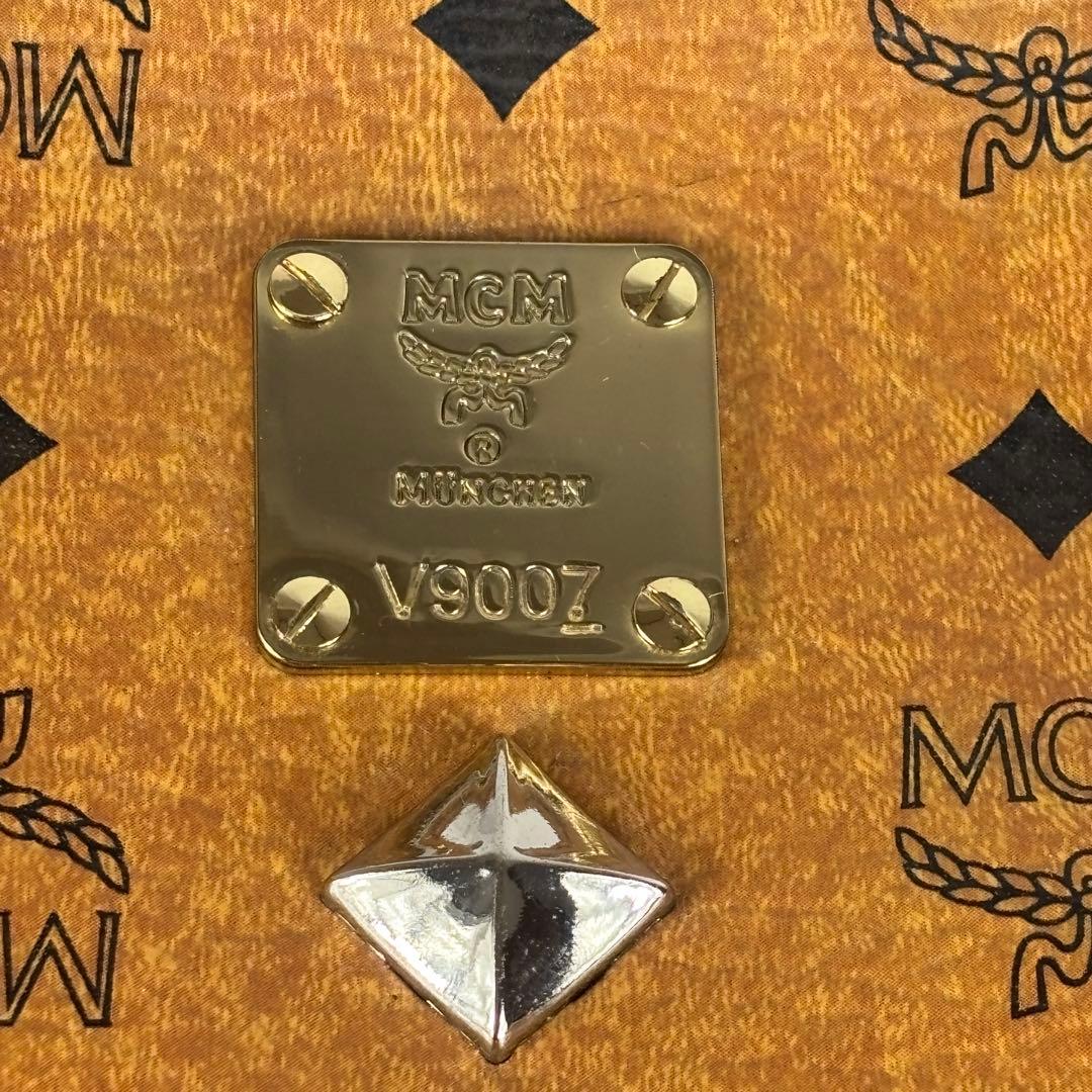 MCM スタッズ付き ブラウン 系　キャメル　リュックパック