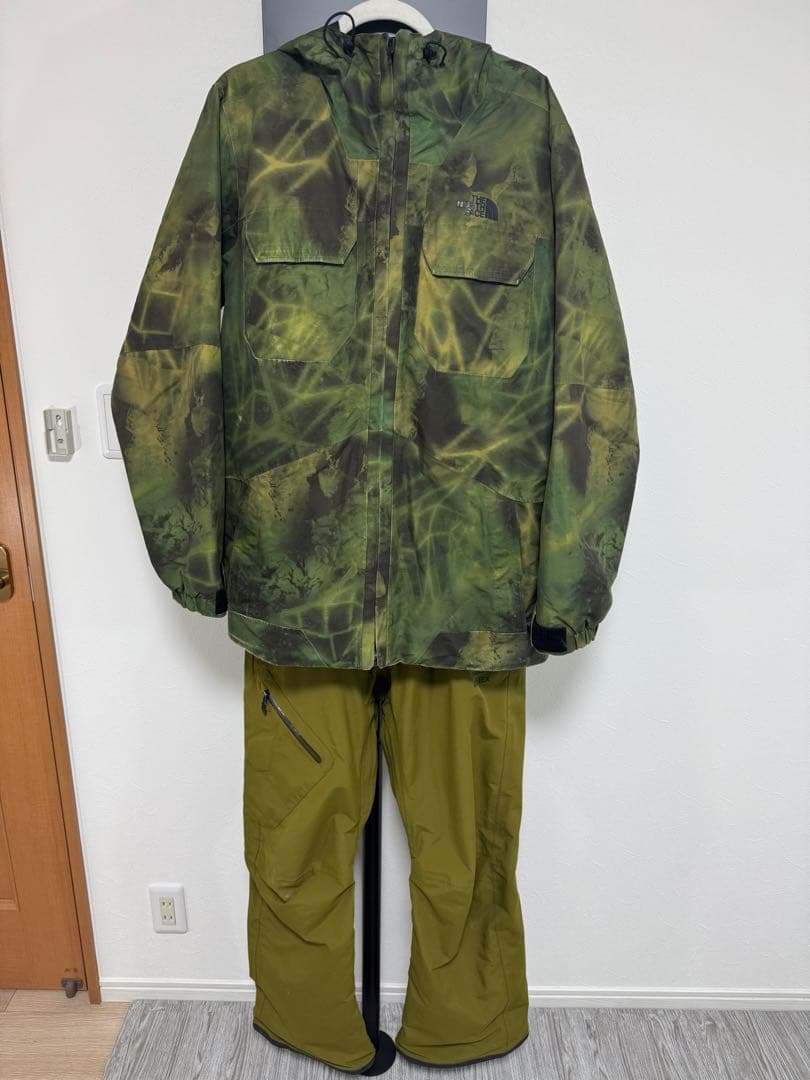 The North Face × VOLCOM スノーボードウェア 上下セット