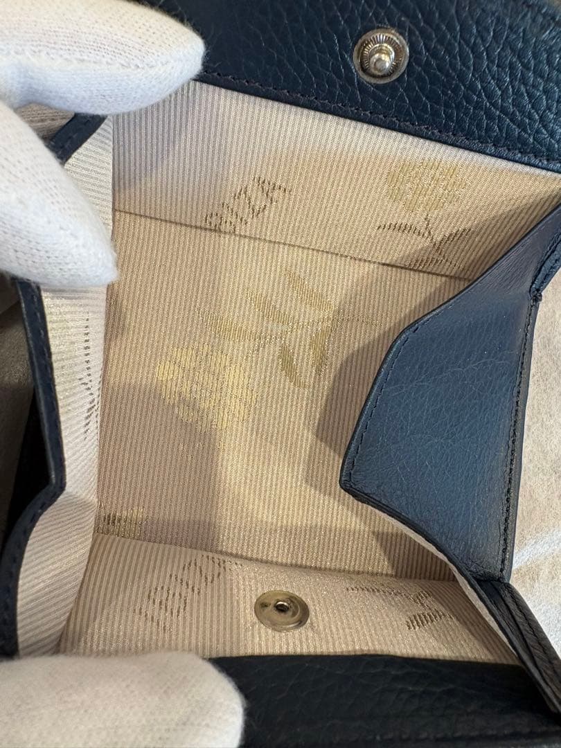 イビサ　二つ折り財布　本革