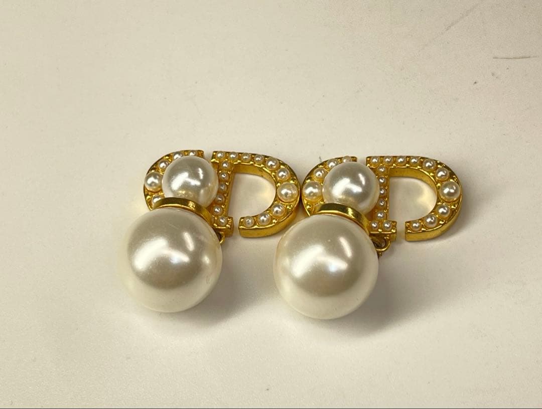 Christian Dior(クリスチャンディオール)ピアス