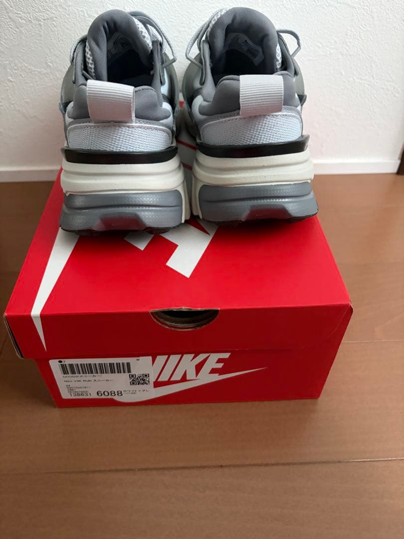 NIKE V2K RUN 24cm ナイキ 人気モデル　シルバー　ホワイト